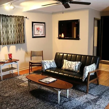 The Elvis House-2